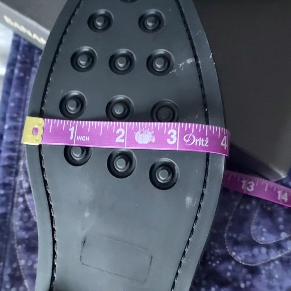 NIB Banana Republic gold leather oxfords,  size 8, made on Portugal - Picture 16 of 16